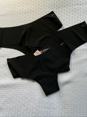VS Pink Black Seamless Cheeksters